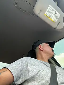 Snapshot of PeterGrandee chatting on October 9, 7:41 pm PeterGrandee online show from October 9, 7:41 pm