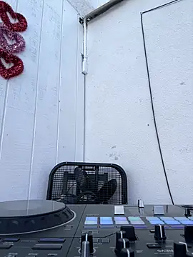 Snapshot of PeterGrandee chatting on February 22, 11:43 pm PeterGrandee online show from February 22, 11:43 pm