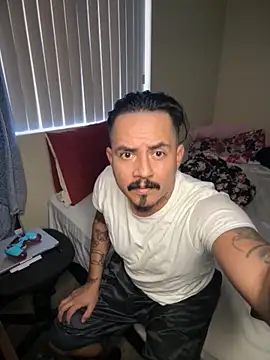 Snapshot of PeterGrandee chatting on October 6, 10:58 pm PeterGrandee online show from October 6, 10:58 pm