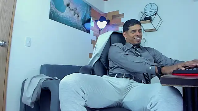 Snapshot of vincen_jose chatting on January 28, 1:50 am vincen jose online show from January 28, 1:50 am