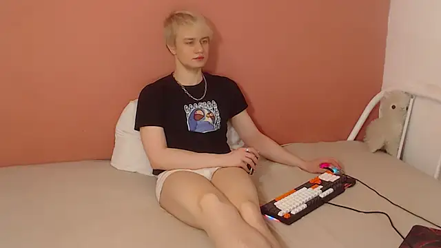 Oliver sweet  online show from March 18, 1:08 am