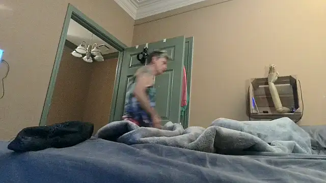 leahcimnikral online show from November 14, 7:32 am